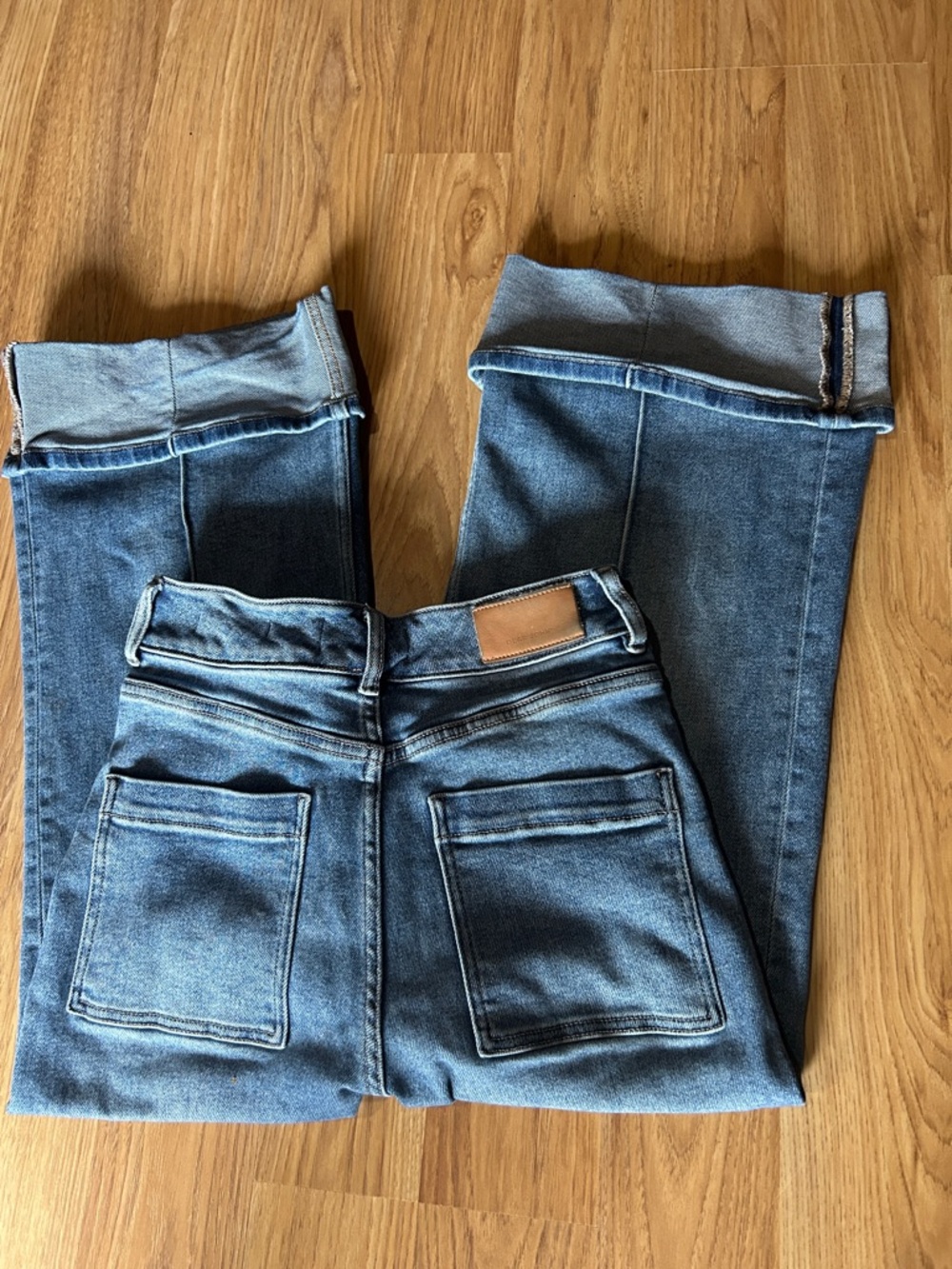 Dear John Medium Blue Audrey Wide-Leg Cropped Jeans with Front Seams. Size 25 - Picture 3 of 6